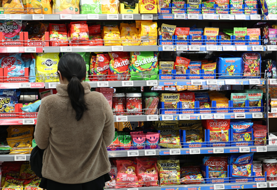 Snacks sold in one of the hypermarts in Seoul.[NEWS1] 