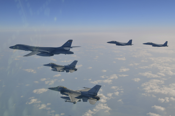 South Korea and the United States conduct joint air drills in a show of force against North Korean military threats on Feb. 20. [MINISTRY OF NATIONAL DEFENSE]