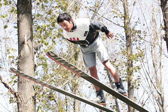 Still from film ″Take Off″ (2009) [SHOWBOX]