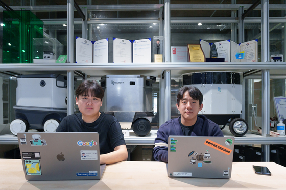 Neubility CEO Lee Sang-min, left, and Neubility Vice President Kang Kee-hyuk at the Neubility office in Seongdong District, eastern Seoul [CHO YONG-JUN]