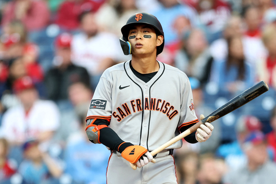San Franciso Giants outfielder Lee Jung-hoo in action during an MLB game against the Philadelphia Phillies at Citizens Bank Park on April 14 in Philadelphia, Pennsylvania. [AFP/YONHAP] 