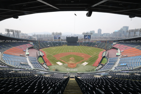 Jamsil Baseball Stadium in Songpa District, southern Seoul, is pictured in this photo taken on April 1. [NEWS1] 