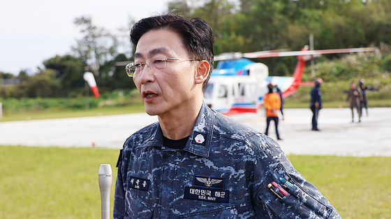 Director Lee Cook-jong of the Armed Forces Daejeon Hospital speaks during a joint emergency patient helicopter transport training held at the Armed Forces Daejeon Hospital in Daejeon on Oct. 25, 2024. [YONHAP]