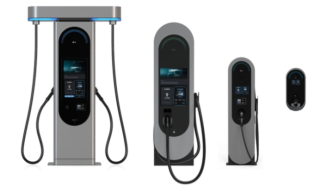 HiEV Charger electric vehicle charger lineup. From left: 100kW, 200kW, 7kW stand and 7kW wall-mounted models. [LG ELECTRONICS]