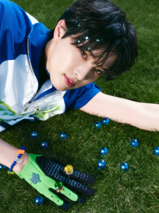 Member Yuju of HYBE's new J-pop boy band aoen [HYBE]