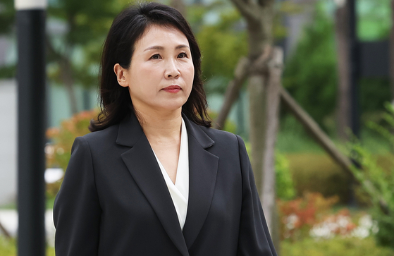 Kim Hye-kyung arrives at the Suwon District Prosecutors' Office in Suwon, Gyeonggi to undergo questioning over allegations of misusing a Gyeonggi government corporate credit card on Sept. 5, 2024. [YONHAP]