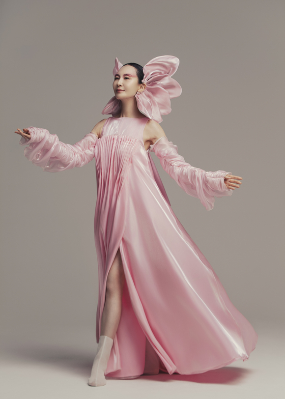 Actor Chae Si-ra is set to make her debut as a dancer in the traditional performance play “Pure Heart” at the National Jeongdong Theater of Korea in Jung District, central Seoul, in May. [NATIONAL JEONGDONG THEATER OF KOREA]