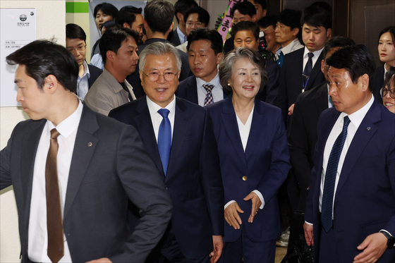 Former President Moon Jae-in walks out of the main hall of the National Assembly after a ceremony marking the seventh anniversary of the April 27 Panmunjom Declaration at the National Assembly in Yeouido, western Seoul, on April 25. [JOINTS PRESS CORPS] 