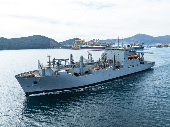 The USS Wally Schirra, a U.S. Navy 7th Fleet vessel that underwent maintenance, repair and overhaul by Hanwha Ocean from June last year to March this year, departs Hanwha Ocean’s Geoje shipyard in South Gyeongsang on March 13. [HANWHA OCEAN]
