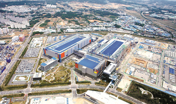 The Samsung Electronics foundry plant located at the Pyeongtaek campus in Gyeonggi. [SAMSUNG ELECTRONICS]
