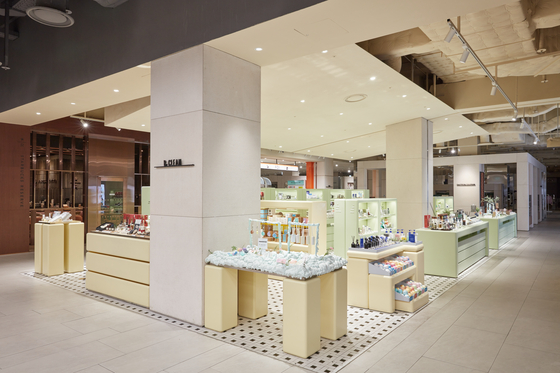 Cosmetics on display at a Hyundai Department Store [HYUNDAI DEPARTMENT STORE]