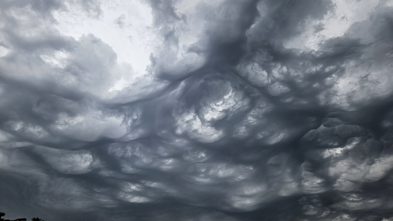 Asperitas clouds spotted on May 1. [JOONGANG ILBO]