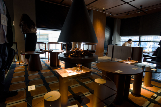 The second floor of the Starbucks Reserve Dosan branch in southern Seoul [CHO YONG-JUN]