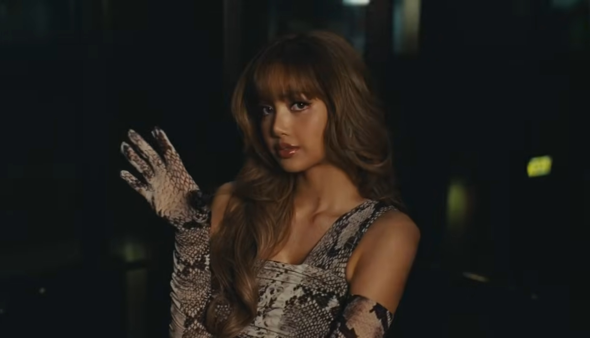 Lisa in the music video for ″Priceless,″ a collaboration between the Blackpink member and Maroon 5, released on May 2 [INTERSCOPE RECORDS/SCREEN CAPTURE]