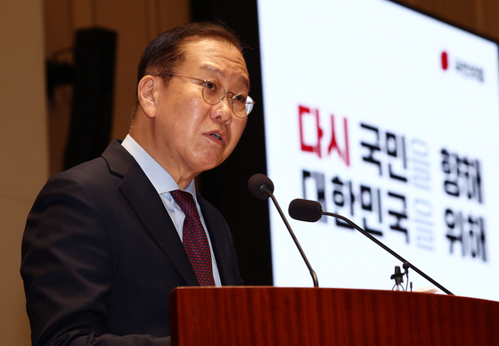 Conservative People Power Party interim leader Kwon Young-se speaks during a general meeting at the National Assembly in western Seoul on May 5. [NEWS1]