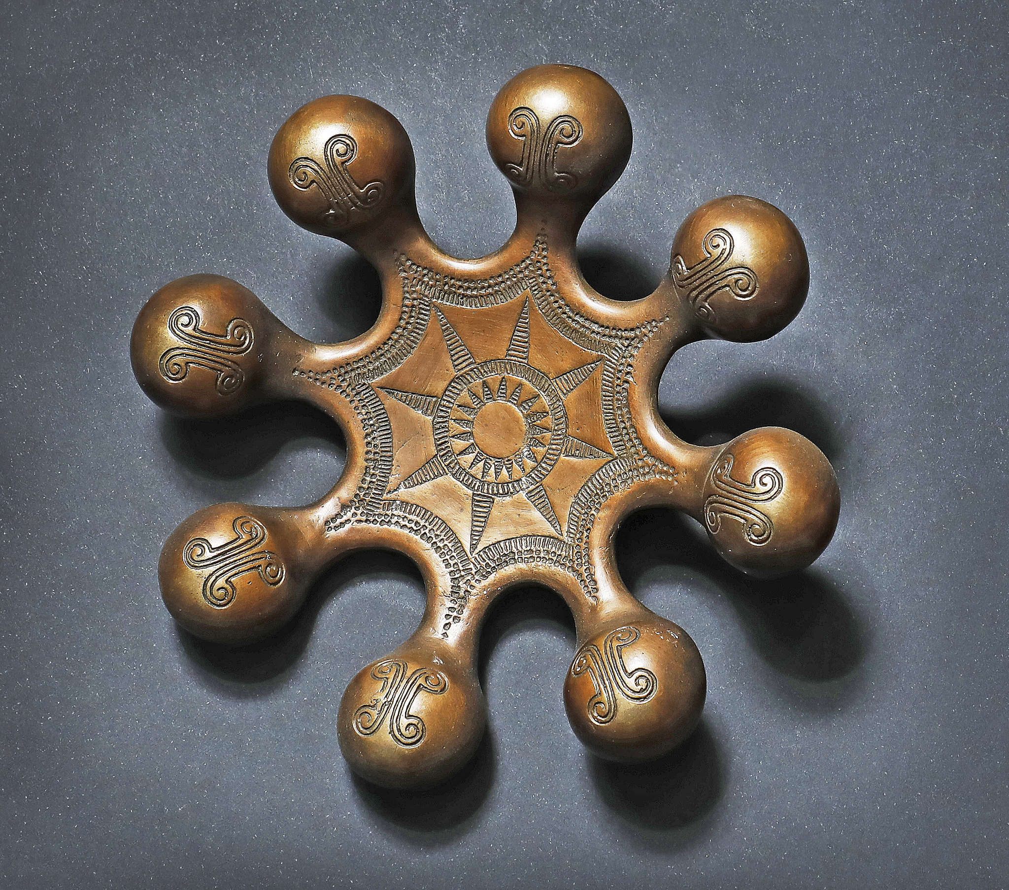 Paljuryeong, a bronze bell [PARK SANG-MOON]