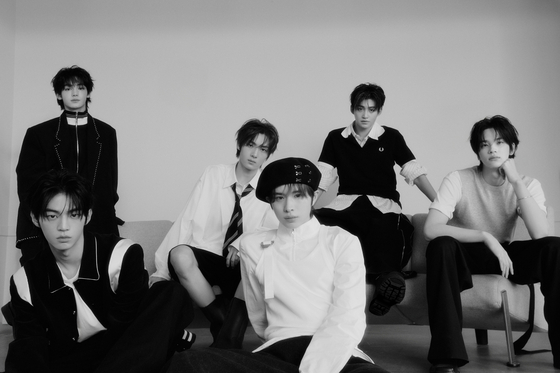 Boy band TWS [PLEDIS ENTERTAINMENT]