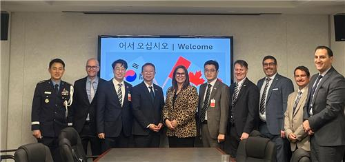 A Canada Defense and Logistics Joint Committee meeting takes place in Ottawa on March 7, attended by Kang Hwan-seug, vice minister of the Defense Acquisition Program Administration (DAPA), fourth from left, and Judith Bennett, assistant deputy minister at Canada’s Department of National Defence, fifth from left. [DAPA]