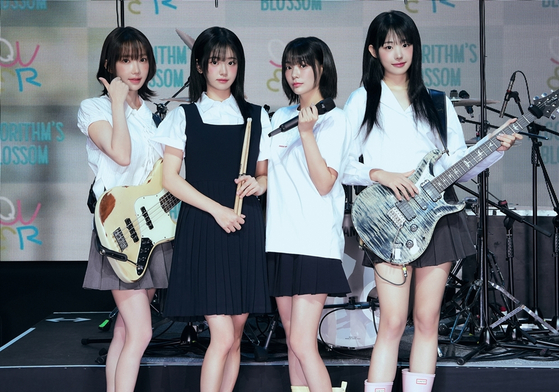 Girl group QWER [TAMAGO PRODUCTION]