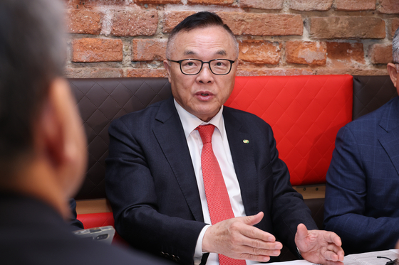 Korea Hydro & Nuclear Power CEO Whang Joo-ho speaks about its $18 billion nuclear power plant deal with the Czech Republic during a press briefing in Prague on May 8. [JOINT PRESS CORPS] 