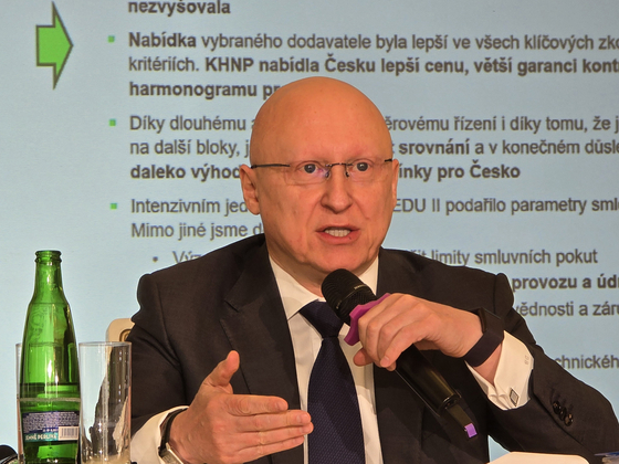 CEZ CEO Daniel Benes speaks during a press briefing about a delay in the signing of an $18 billion contract with Korea Hydro & Nuclear Power in Prague on May 7. [JOINT PRESS CORPS]