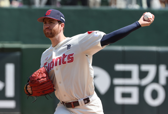 Lotte Giants starter Charlie Barnes pitches against the NC Dinos during the KBO game at Sajik Baseball Stadium in Busan on May 4. [YONHAP]