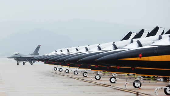 Military aircrafts at the Osan Air Base (K-55) in Pyeongtaek, Gyeonggi on May 9 [YONHAP]