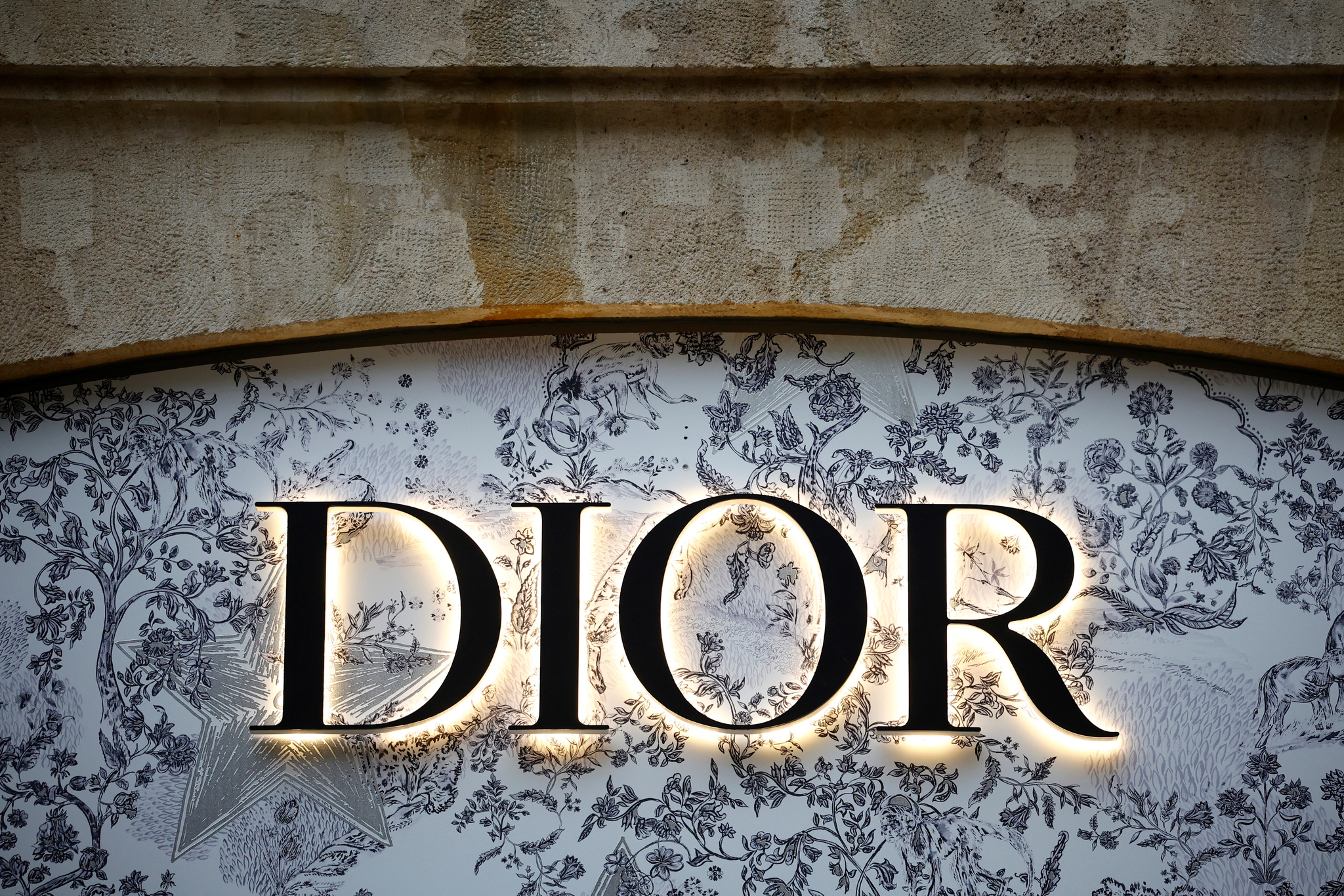 The logo of fashion brand Dior is seen outside one its stores in Paris, France on Jan. 27, 2023. [REUTERS/YONHAP]