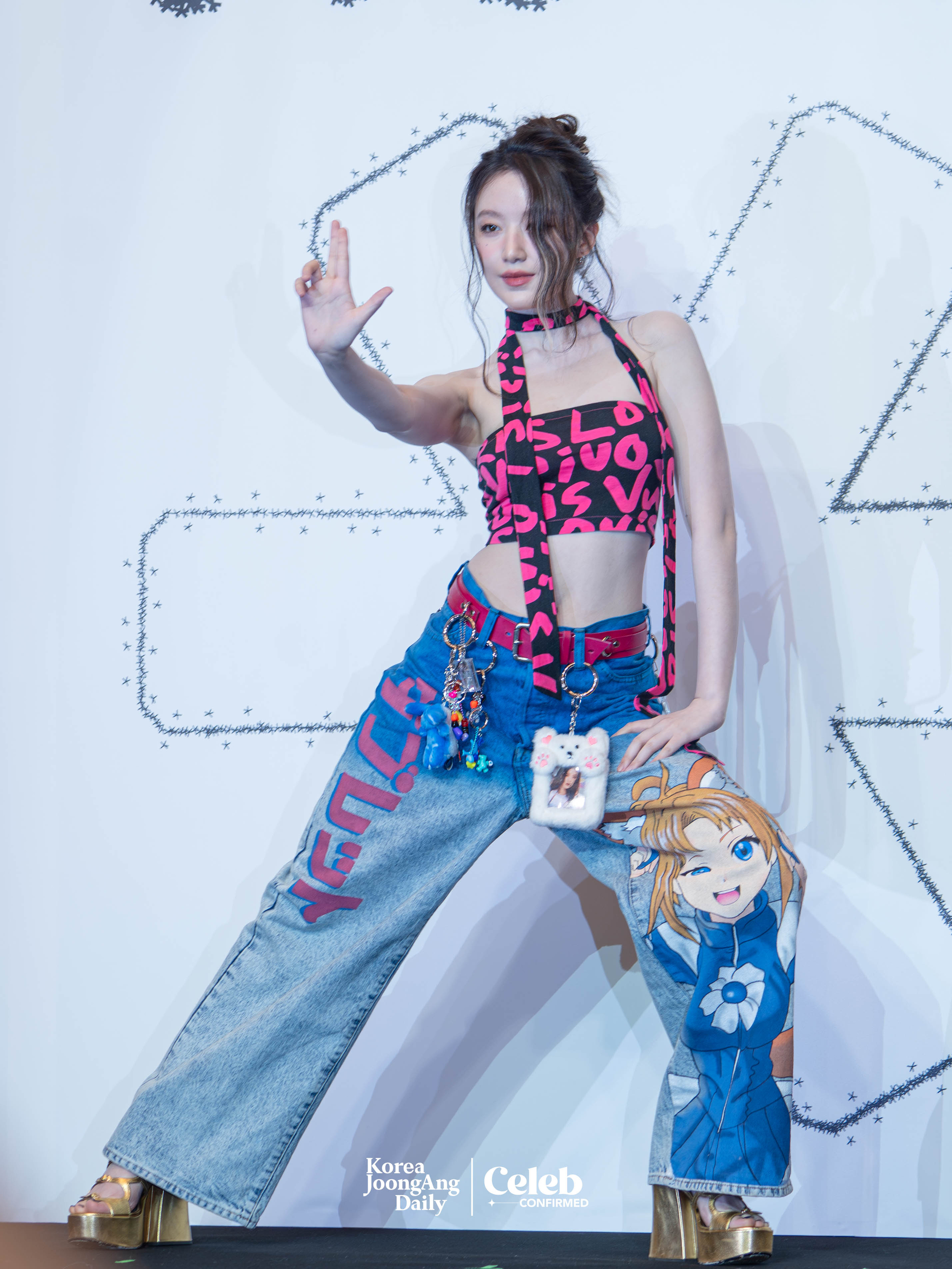 i-dle's Shuhua poses for photos during a press conference at the Josun Palace hotel in southern Seoul for the release of its eighth EP, “We are," on May 19. [DANIELA GONZALEZ PEREZ]