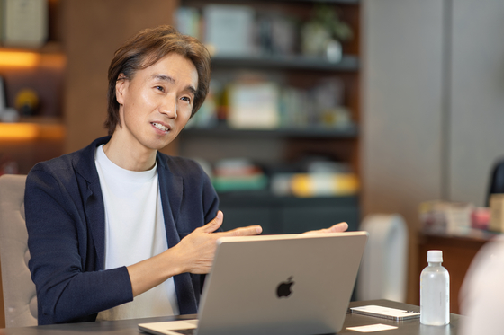 Kakao Piccoma CEO Kim Jae-yong speaks with the JoongAng Ilbo at the Kakao Piccoma headquarters in Tokyo on April 25. [KAKAO PICCOMA]