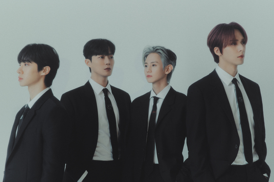 Boy band Highlight [AROUND US]