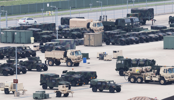 U.S. military vehicles are parked at Camp Humphreys in Pyeongtaek, Gyeonggi, on May 23. [YONHAP]