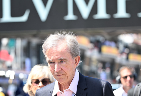 LVMH Moët Hennessy – Louis Vuitton Chairman and CEO Bernard Arnault is pictured before the start of the Formula One Grand Prix of Monaco at the Circuit de Monaco in Monte Carlo on May 25. [EPA/YONHAP]