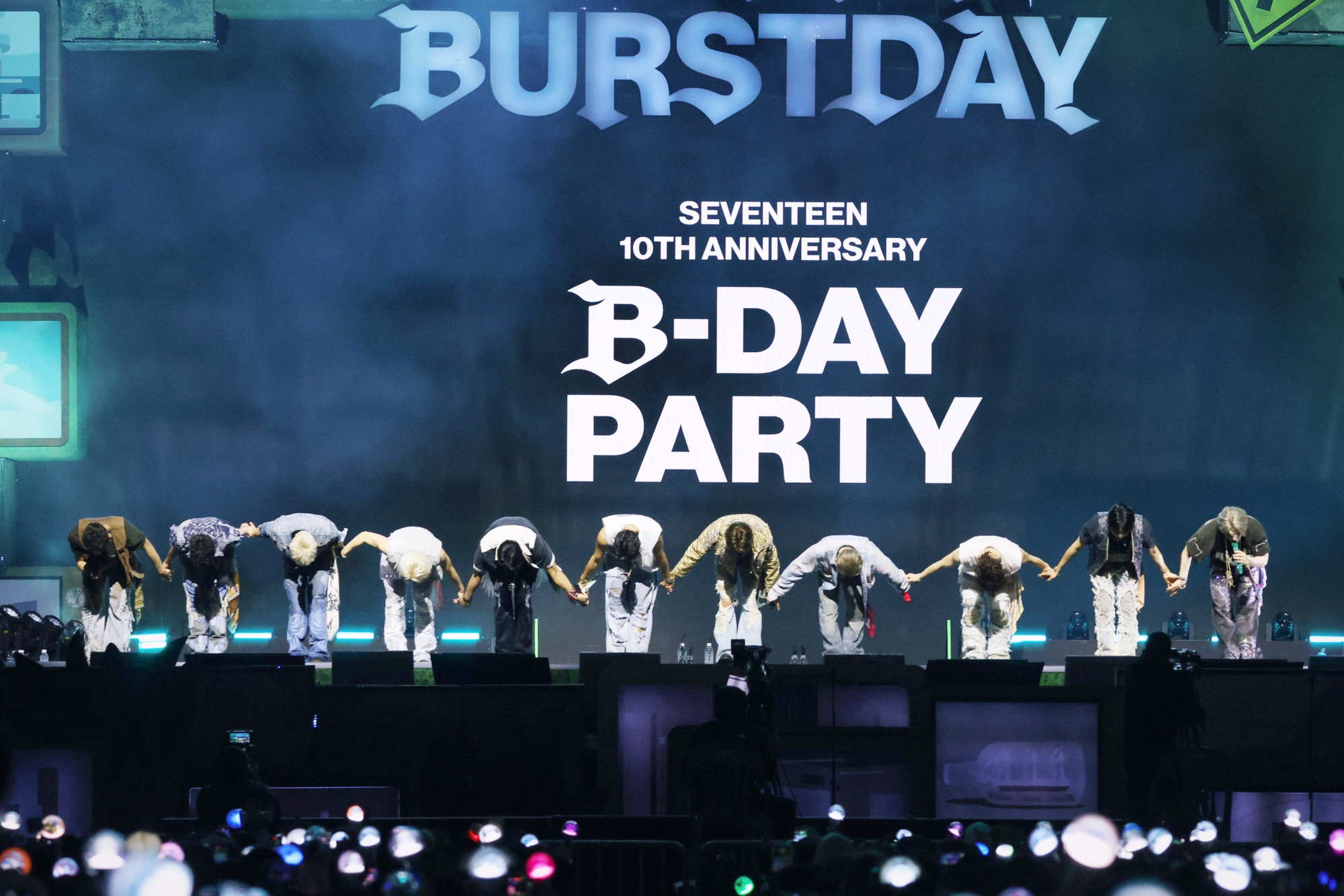 Boy band Seventeen holds its “B-Day Party: Burst Stage” event at the Jamsu Bridge over the Han River on May 25 to celebrate the band's 10th anniversary of debut. [PLEDIS ENTERTAINMENT]