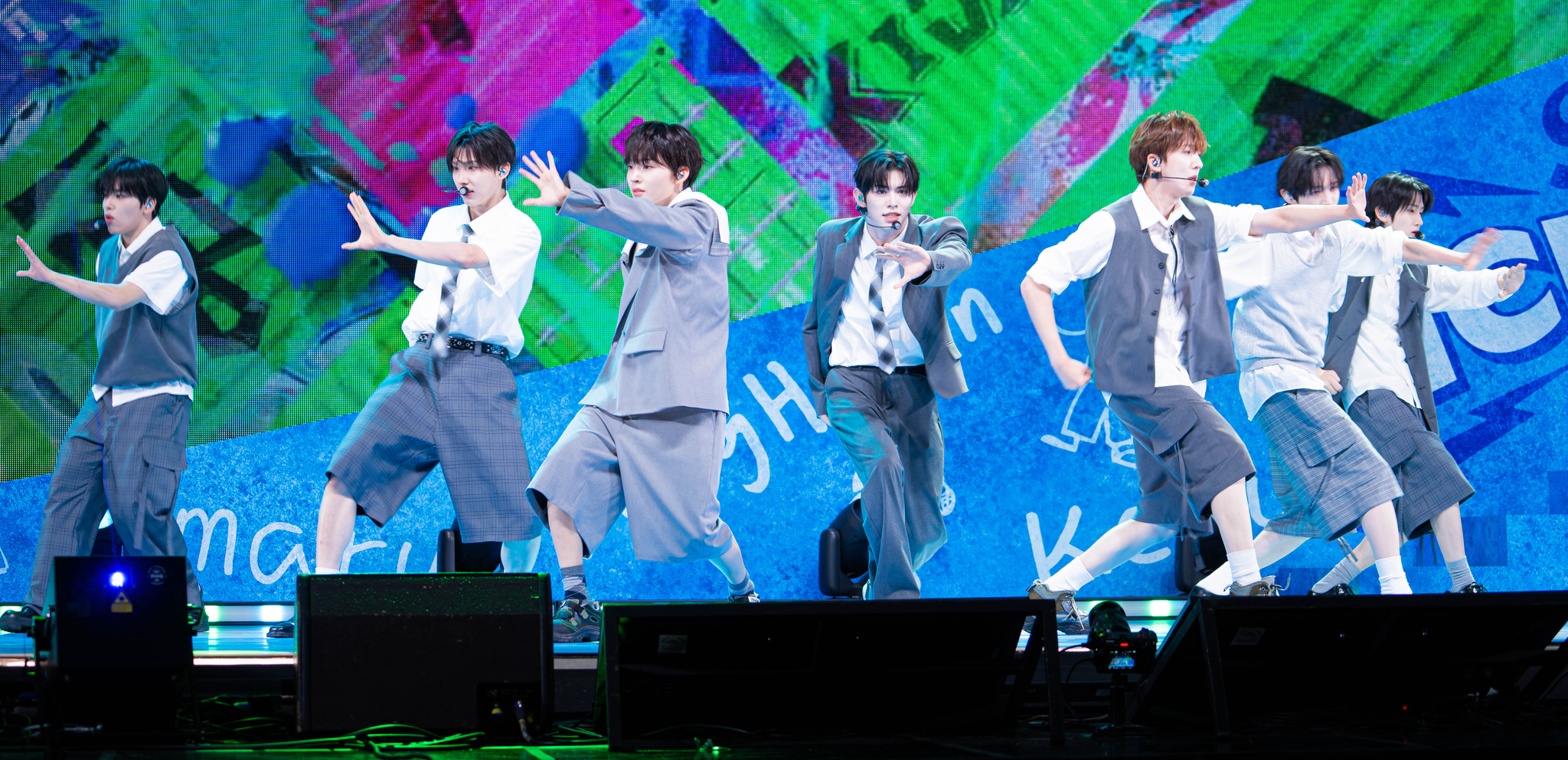 Boy band KickFlip performs lead track ″Freeze″ during a showcase held on May 26 at Yes24 Live Hall in eastern Seoul for the release of its second EP “Kick Out, Flip Now!” [DANIELA GONZALEZ PEREZ]