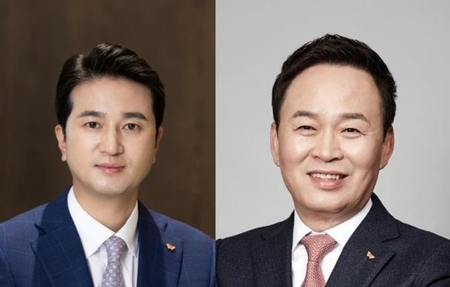 SK Innovation's new CEO Choo Hyeong-wook, left, and new Executive President Jang Yong-ho [SK INNOVATION]