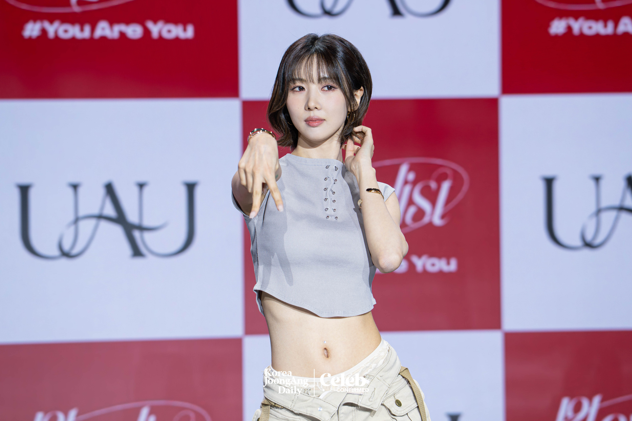 UAU’s Yoohyeon poses for photos during a showcase for the release of the group's first EP. [DANIELA GONZALEZ PEREZ]