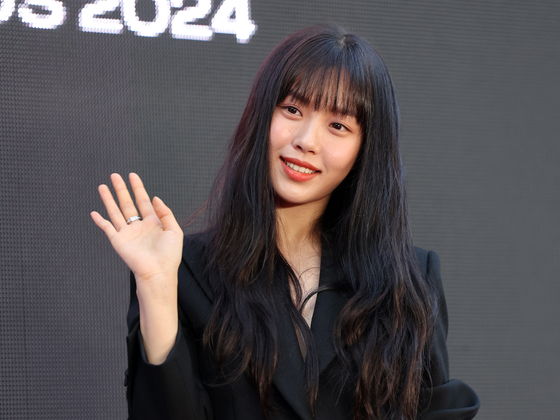 Actor Ko Min-si poses on the red carpet in Seongdong District, eastern Seoul, on Oct. 17, 2024. [NEWS1]