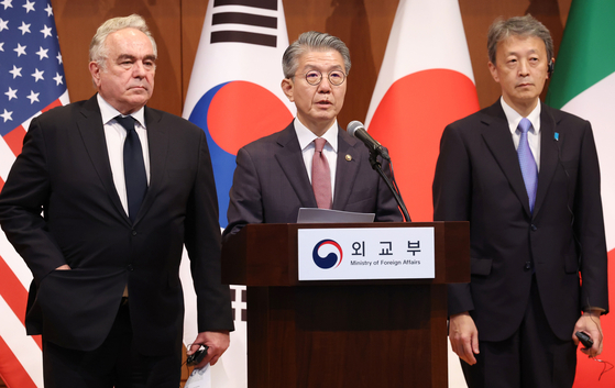 First Vice Foreign Minister Kim Hong-kyun, center, former United States Deputy Secretary of State Kurt Campbell, left, and former Japanese Vice Foreign Minister Masataka Okano, right, attend a Multilateral Sanctions Monitoring Team meeting at the government complex in Jongno District, central Seoul on Oct. 16, 2024. [JOINT PRESS CORPS]