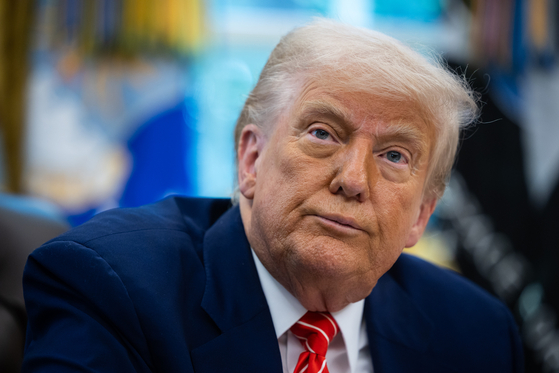 Elon Musk and President Donald Trump hold a press conference in the Oval Office at the White House in Washington, DC on Friday, May 30, 2025.   [UPI/YONHAP]