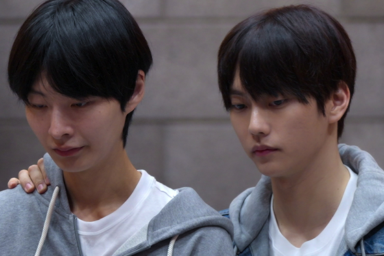 Still from Netflix latest mind-game survival show ″The Devil's Plan: Death Room,″ featuring Choi Hyun-joon, left, and Jeong Hyun-gyu [NETFLIX]