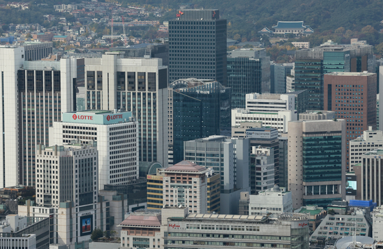 Buildings of major companies in central Seoul on Oct. 26, 2022. [YONHAP] 