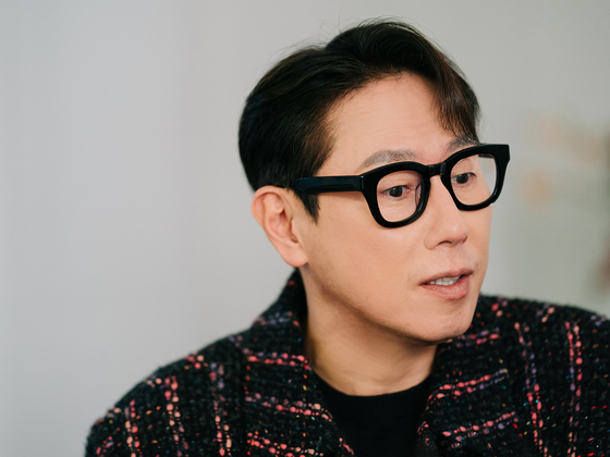 Singer Yoon Jong-shin [JOONGANG ILBO]