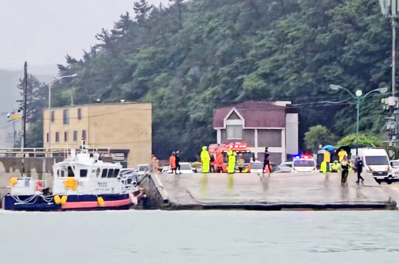 Mokpo Coast Guard conducts a search. [MOKPO COAST GUARD]