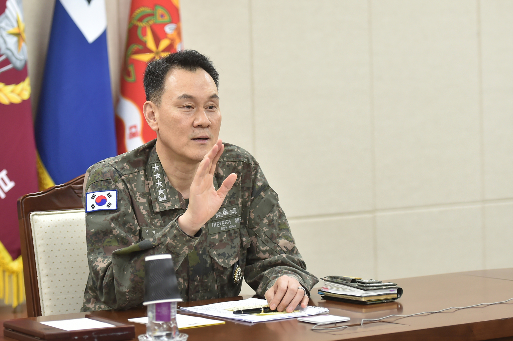 Chairman of the Joint Chiefs of Staff Kim Myung-soo holds a coordination call with U.S. Joint Chiefs Chairman Gen. Charles Q. Brown Jr on May 20. [YONHAP] 