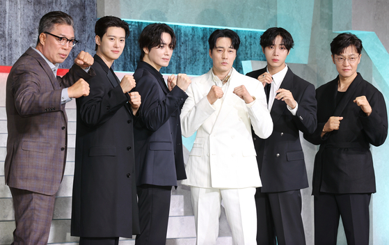 The ″Mercy For None″ cast pose for photos during a news conference in Seoul on June 5. [YONHAP] 