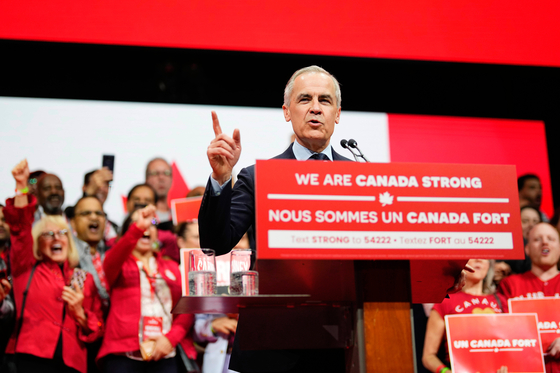 Canadian Prime Minister Mark Carney speaks on stage at his campaign headquarters after the Liberal Party won the Canadian election in Ottawa on Tuesday, April 29. [AP/YONHAP]