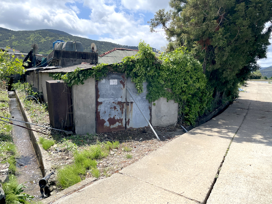 Area near former President Moon Jae-in’s birthplace in Geoje-myeon, Geoje, South Gyeongsang. [JOONGANG ILBO]