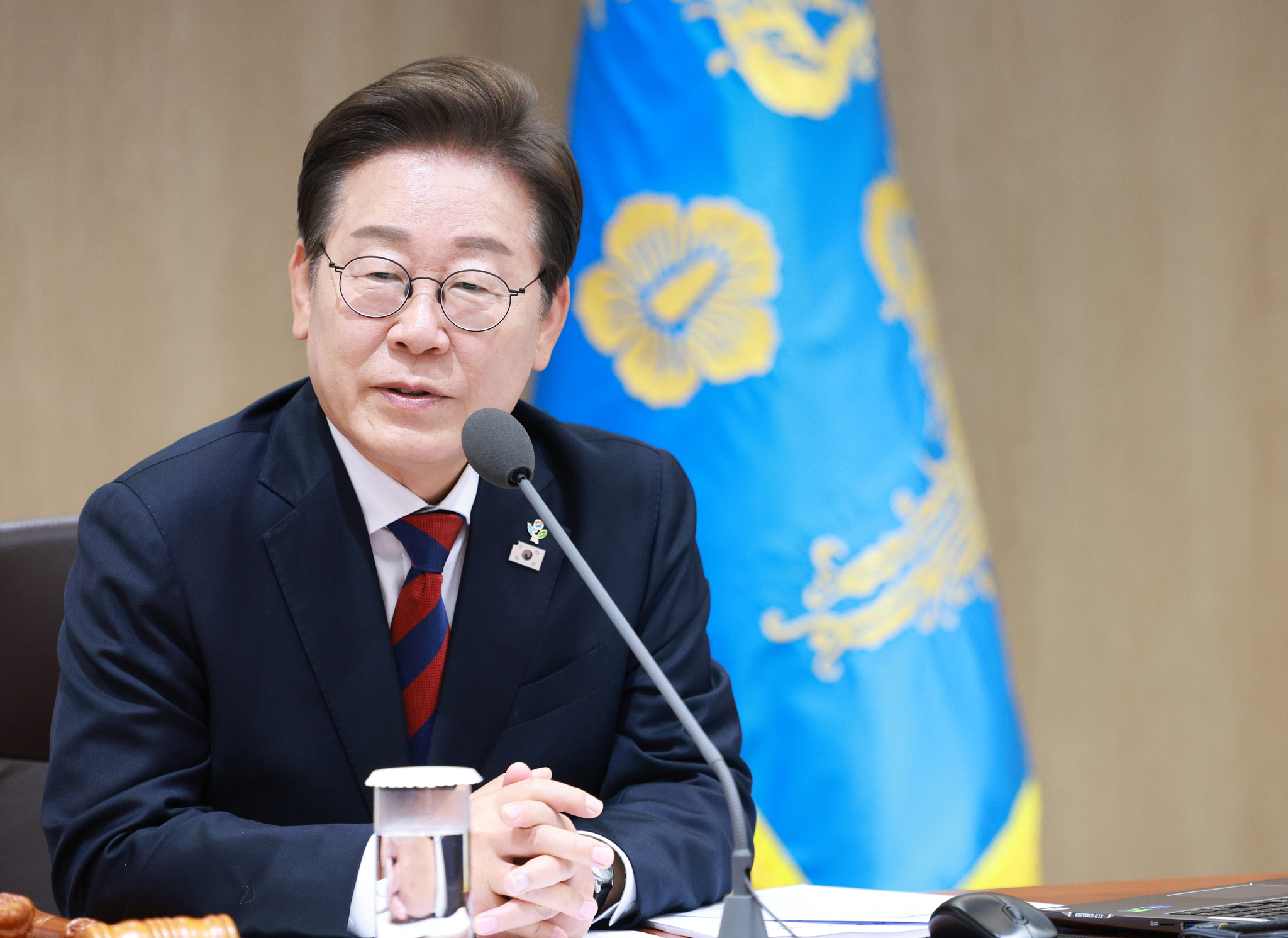 Newly elected President Lee Jae-myung speaks at his first Cabinet meeting at the presidential office in Yongsan District, central Seoul, on June 5. [JOINT PRESS CORPS]