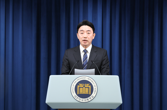 Chief of staff Kang Hoon-sik speaks during a press briefing at the presidential office in Yongsan District, central Seoul, on June 6. [NEWS1] 
